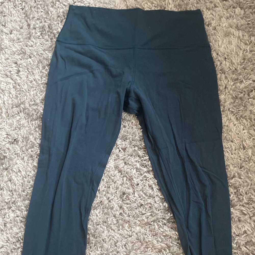 Lululemon aligns size 12